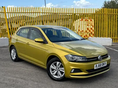 Used VW Polo SE 95 HP (69 kW) 2018 Yellow Hatchback