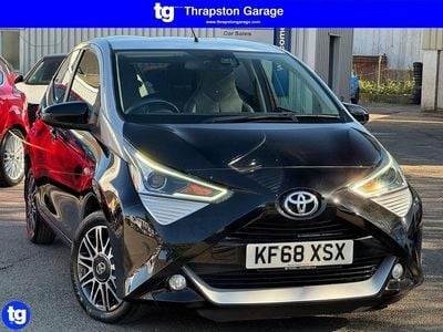 Usado Toyota Aygo X-clusiv 72 HP (52 kW) 2019 Preto Citadino
