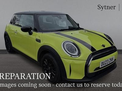 Used Mini Cooper Classic 134 HP (98 kW) 2023 Yellow Hatchback