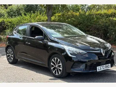 Used Renault Clio Iconic 140 HP (102 kW) 2022 Metallic  diamond black  Hatchback