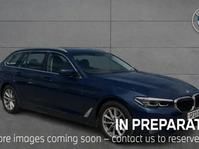 Gebraucht BMW 520 Sport Line 181 PS (133 kW) 2023 Blau Kombi