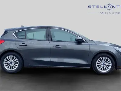 Used Ford Focus Titanium 123 HP (90 kW) 2019 Grey Hatchback