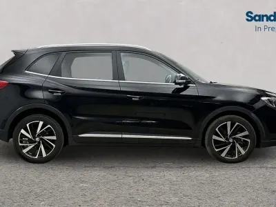 Käytetty MG ZS Trophy 2024 Musta Katumaasturi