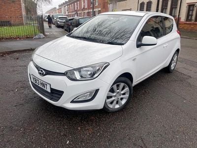 White Used 2013 Hyundai i20 Active Hatchback | £2,650 (Fair price)