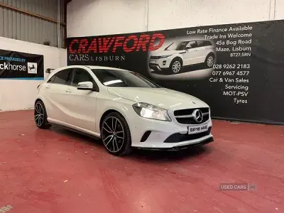 Begagnad Mercedes A180 Executive 2018 Vit Halvkombi