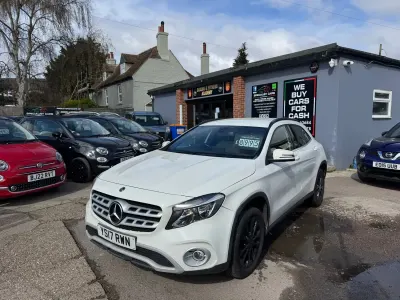 Begagnad Mercedes GLA200 SE 136 HK (100 kW) 2017 Vit SUV