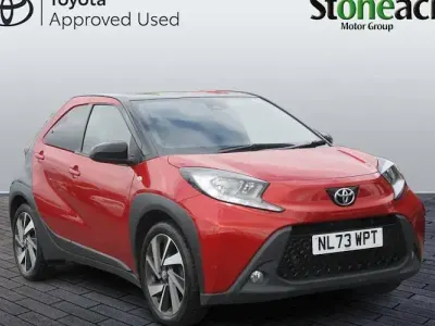Used Toyota Aygo X 72 HP (52 kW) 2023 Red SUV