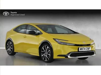 Used Toyota Prius 220 HP (161 kW) 2024 Yellow Hatchback