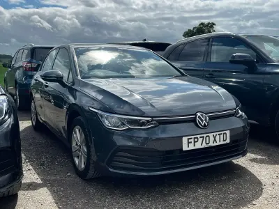 Begagnad VW Golf VII Life 150 HK (110 kW) 2021 Grå Halvkombi