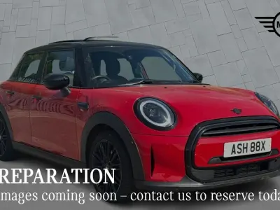 Begagnad Mini Cooper Exclusive 134 HK (98 kW) 2022 Röd Halvkombi