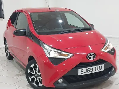 Gebraucht Toyota Aygo Trend 72 PS (52 kW) 2019 Rot Kleinwagen