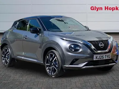 Usado Nissan Juke Tekna+ 114 HP (83 kW) 2025 Cinzento SUV