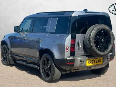 Used Land Rover Defender Dynamic 300 HP (220 kW) 2023 Grey SUV