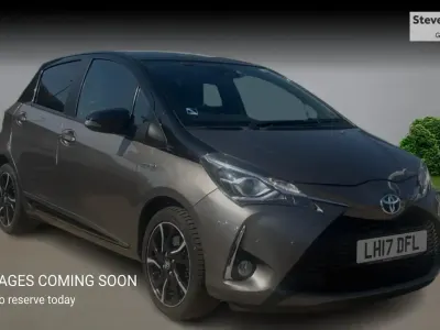 Used Toyota Yaris 100 HP (73 kW) 2017 Bronze Hatchback