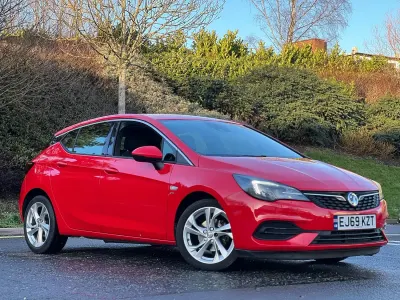 Used Vauxhall Astra SRi 145 HP (106 kW) 2019 Red Hatchback