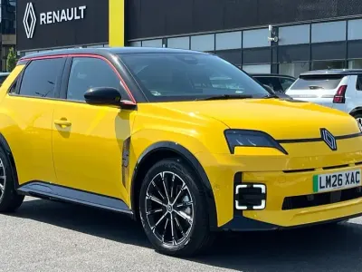 New Renault R5 Iconic 110 kW (150 HP) 2026 Yellow/black  Hatchback