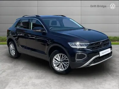 Used VW T-Roc Life 150 HP (110 kW) 2023 Black SUV