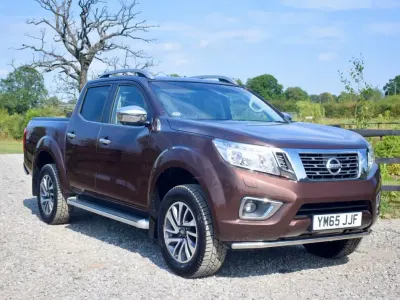 Used Nissan Navara Tekna 190 HP (139 kW) 2016 Bronze Pickup