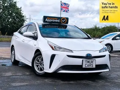 Used Toyota Prius 122 HP (89 kW) 2020 White Hatchback