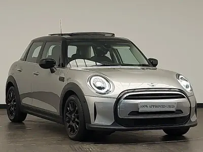 Begagnad Mini Cooper Classic 136 HK (100 kW) 2023 Silver Halvkombi