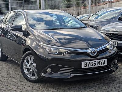 Used Toyota Auris Hybrid Business Edition 136 HP (100 kW) 2016 Hatchback