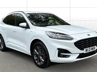Usado Ford Kuga ST-Line 190 CV (139 kW) 2021 Blanco SUV