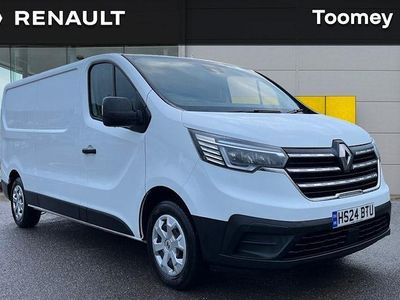 White Used 2024 Renault Trafic MPV | £19,495 (Good price)