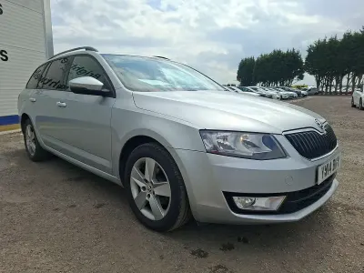 Begagnad Skoda Octavia SE 2014 Silver Kombi