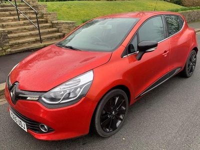 Used Renault Clio IV Dynamique 90 HP (66 kW) 2015 Red Hatchback