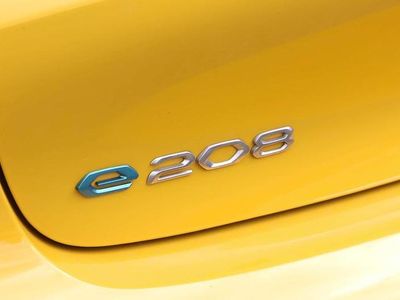 Peugeot e-208