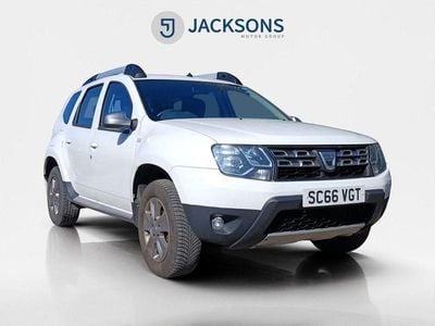 Used Dacia Duster Lauréate 110 HP (80 kW) 2017 White SUV