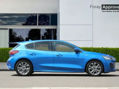 Used Ford Focus ST-Line 2024 Desert island blue Hatchback