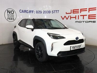 White Used 2022 Toyota Yaris Hybrid Play Hatchback | £17,488 (Fair price)
