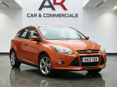 Used Ford Focus Zetec 105 HP (77 kW) 2012 Red Hatchback