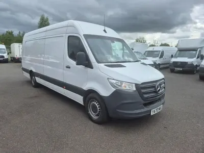 Begagnad Mercedes Sprinter Progressive 2021 Vit Van