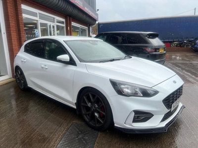 Used Ford Focus ST-Line X 120 HP (88 kW) 2019 Frozen white Hatchback