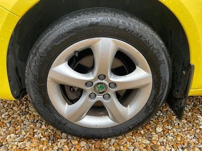 Used Skoda Fabia SE 90 HP (66 kW) 2011 Yellow Hatchback