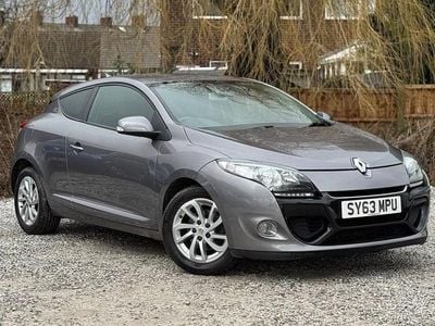Used Renault Mégane III Dynamique 110 HP (80 kW) 2013 Coupe