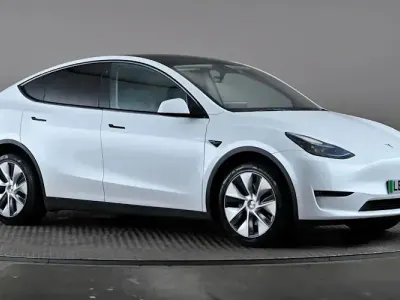Usado Tesla Model Y Long Range AWD 286 kW (389 HP) 2025 SUV