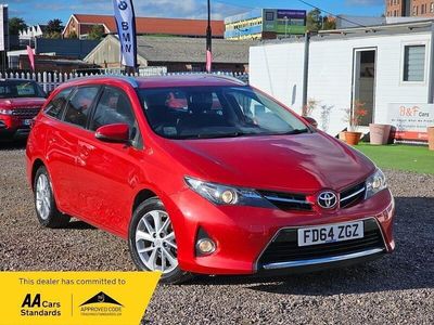 Red Used 2014 Toyota Auris Estate | £5,950 (Fair price)