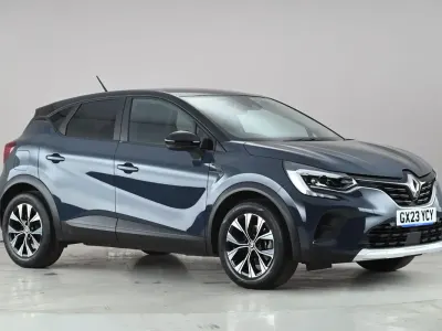 Begagnad Renault Captur Evolution 143 HK (105 kW) 2023 Blå SUV