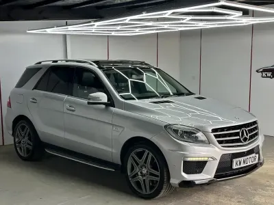 Käytetty Mercedes ML63 AMG AMG 525 HP (386 kW) 2013 Hopea Katumaasturi