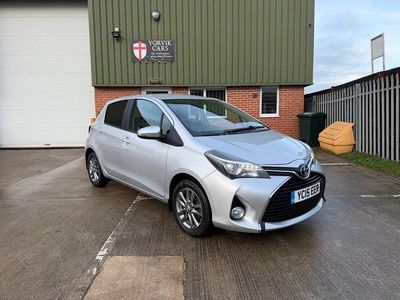 Used Toyota Yaris 99 HP (72 kW) 2015 Silver Hatchback