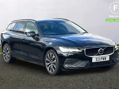 Używany Volvo V60 Core 2023 Czarny Kombi
