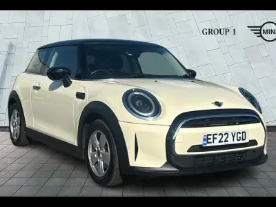 Used Mini Cooper Classic 134 HP (98 kW) 2022 White Hatchback