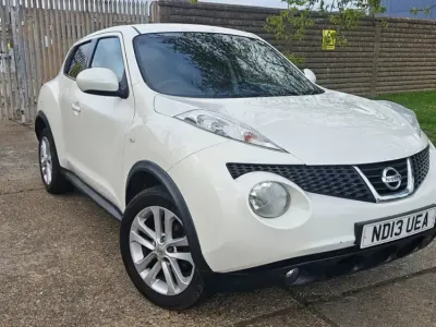 Używany Nissan Juke Acenta 117 KM (86 kW) 2013 Biały SUV