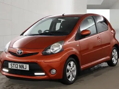 Used Toyota Aygo 68 HP (50 kW) 2012 Orange Hatchback