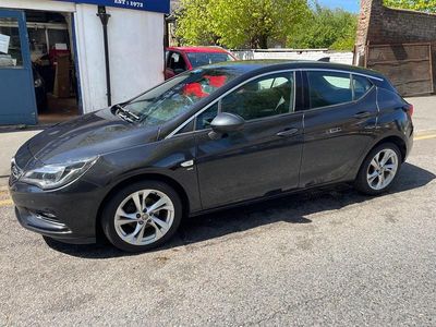 Second-hand Vauxhall Astra SRi 150 CP (110 kW) 2016 Negru Hatchback