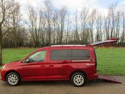 Red Used 2023 Ford Tourneo Connect Titanium MPV | £19,495 (Fair price)