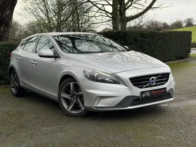 Usado Volvo V40 R-Design 190 HP (139 kW) 2016 Prateado Citadino